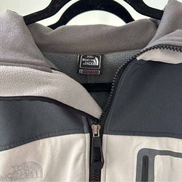 The North Face Summit Series Gore Tex Outview Jacket - Picture 4 of 15